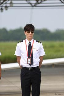 冲上云霄明星,揭秘空中英雄的璀璨星途